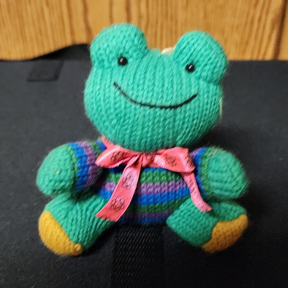 Crocheted frog keychain